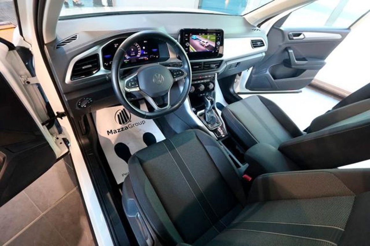 Volkswagen T-Roc 1.5 tsi Edition dsg (13)