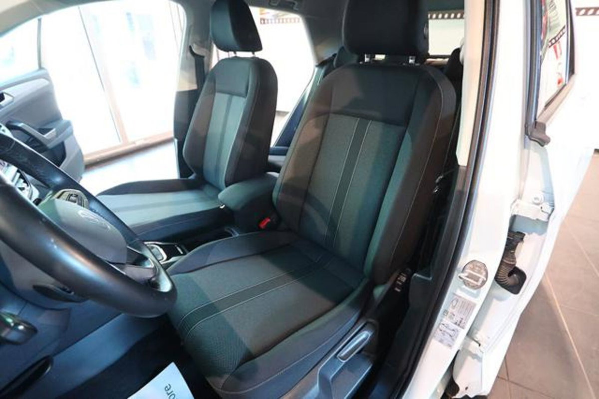 Volkswagen T-Roc 1.5 tsi Edition dsg (17)