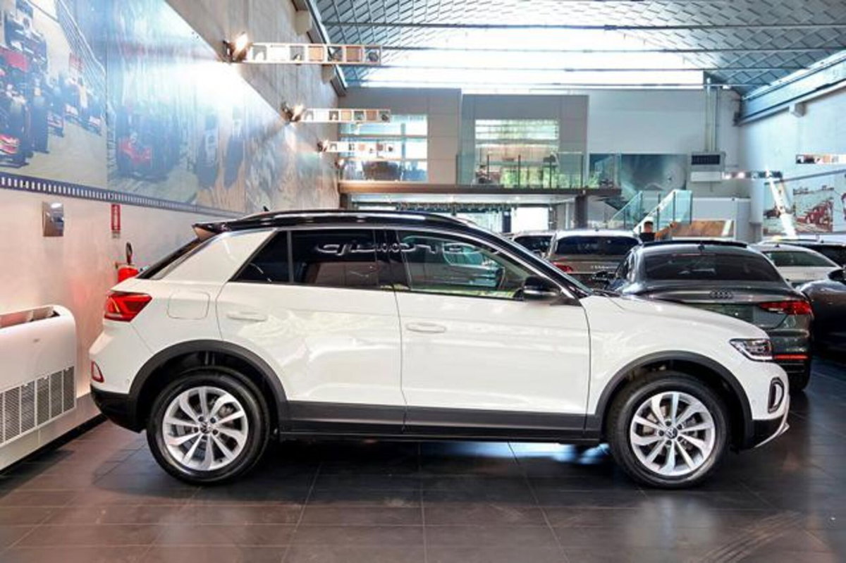 Volkswagen T-Roc 1.5 tsi Edition dsg (2)