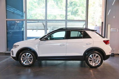 Volkswagen T-Roc 1.5 tsi Edition dsg (3)