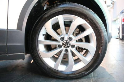 Volkswagen T-Roc 1.5 tsi Edition dsg (6)