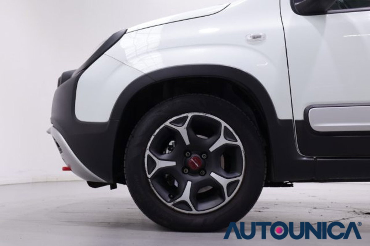 Fiat Panda 1.0 FireFly S&S Hybrid City Cross (17)