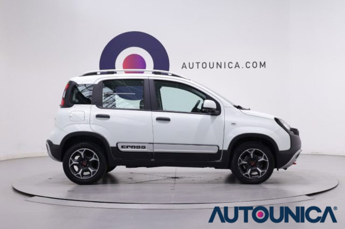 Fiat Panda 1.0 FireFly S&S Hybrid City Cross (4)