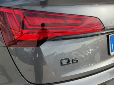 Audi Q5 40 2.0 tdi mhev 12V Identity Black quattro s-tronic (18)