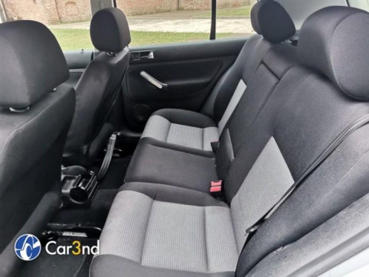 Volkswagen Golf 1.6/102 CV cat 5p. aut. Highline (6)