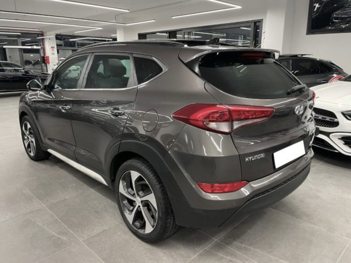 Hyundai Tucson 1.7 CRDi DCT XPossible (9)