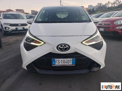 Toyota Aygo 1.0 VVT-i 72 CV 5 porte x-cool MMT (2)