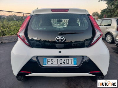 Toyota Aygo 1.0 VVT-i 72 CV 5 porte x-cool MMT (5)