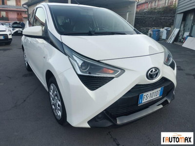 Toyota Aygo 1.0 VVT-i 72 CV 5 porte x-cool MMT usata