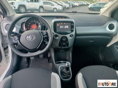 Toyota Aygo 1.0 VVT-i 72 CV 5 porte x-cool MMT (9)