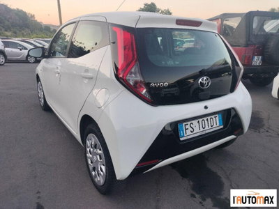 Toyota Aygo 1.0 VVT-i 72 CV 5 porte x-cool MMT (5)