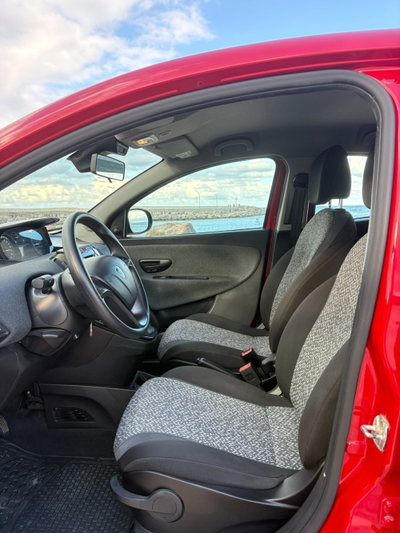 Lancia Ypsilon 1.0 FireFly 5 porte S&S Hybrid Ecochic Silver (15)