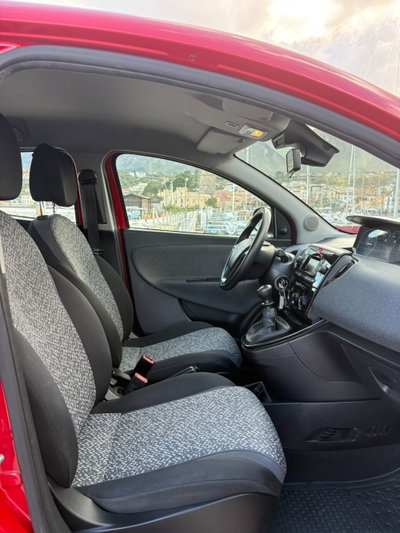 Lancia Ypsilon 1.0 FireFly 5 porte S&S Hybrid Ecochic Silver (19)
