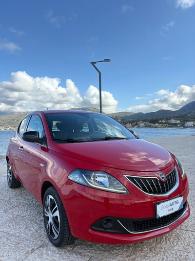 Lancia Ypsilon 1.0 FireFly 5 porte S&S Hybrid Ecochic Silver (2)