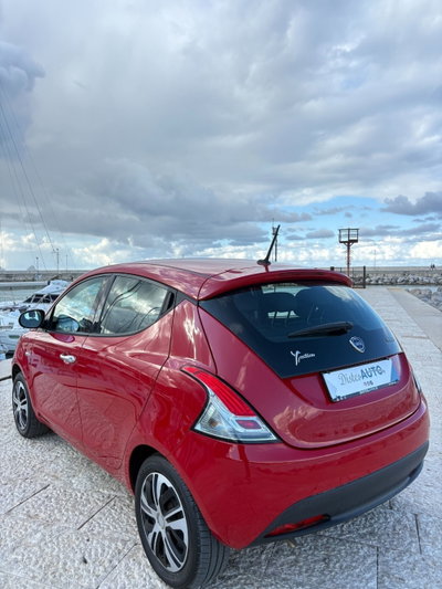 Lancia Ypsilon 1.0 FireFly 5 porte S&S Hybrid Ecochic Silver (5)