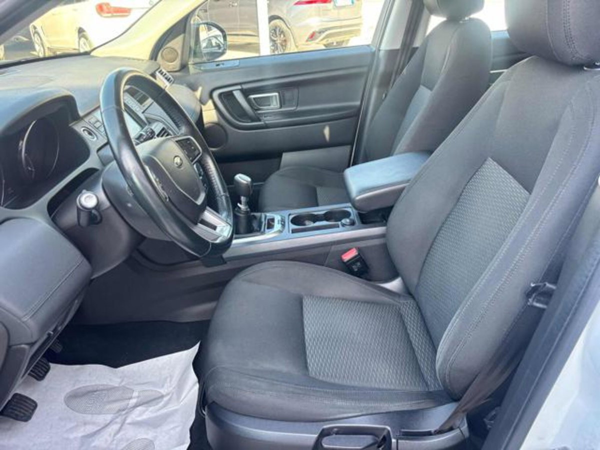 Land Rover Discovery Sport 2.0 TD4 150 CV Pure (11)