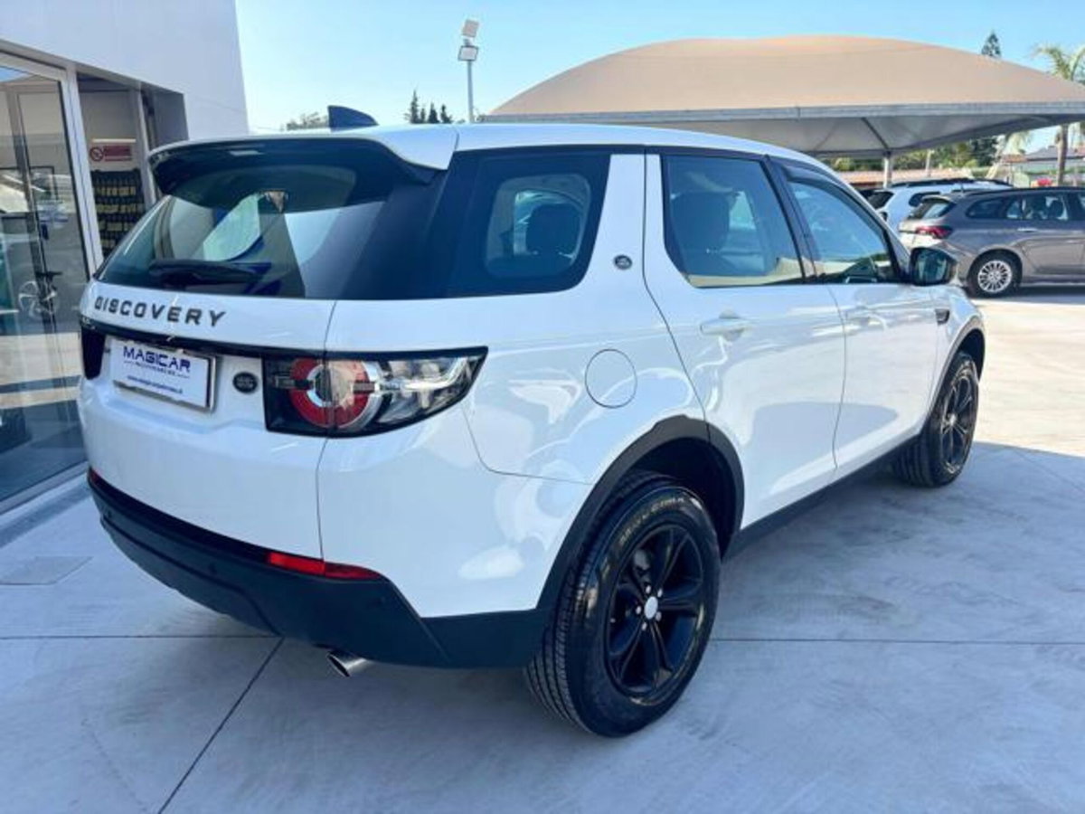 Land Rover Discovery Sport 2.0 TD4 150 CV Pure (4)