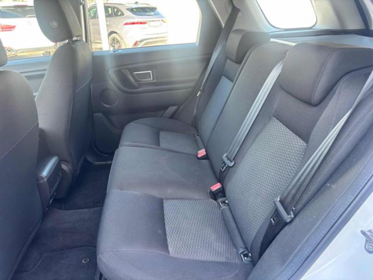 Land Rover Discovery Sport 2.0 TD4 150 CV Pure (8)
