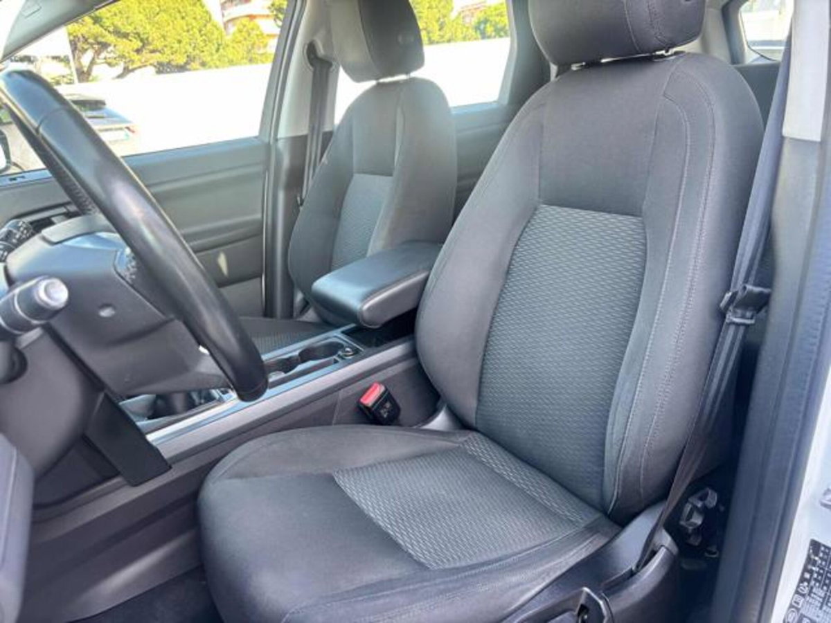 Land Rover Discovery Sport 2.0 TD4 150 CV Pure (9)