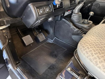 Land Rover Defender 90 2.5 Td5 Station Wagon S (9)