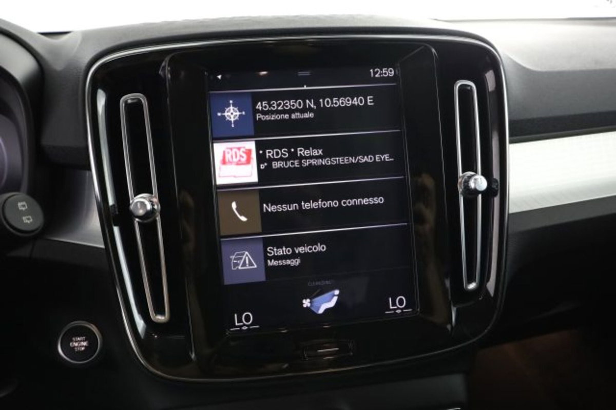 Volvo XC40 T4 AWD Geartronic Momentum (11)