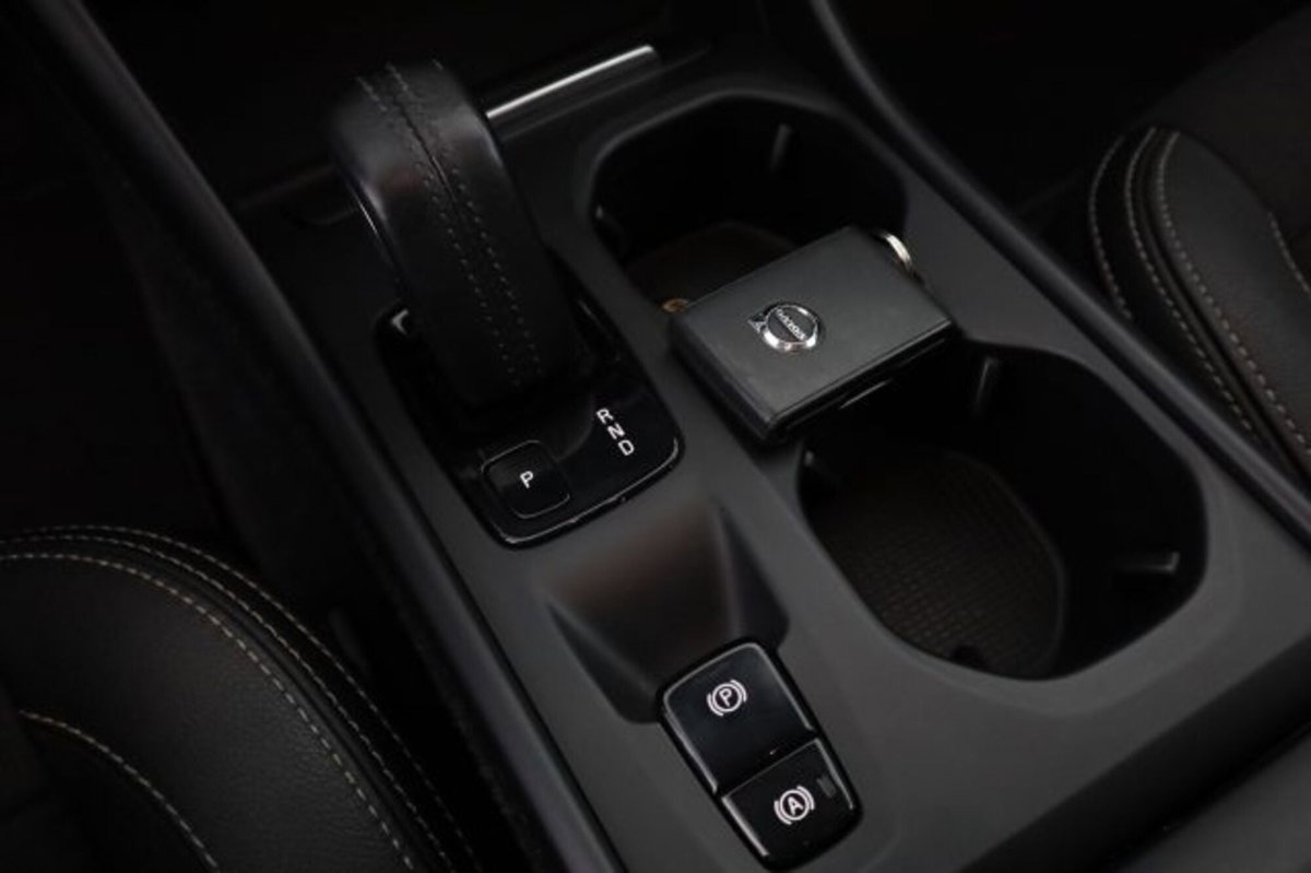 Volvo XC40 T4 AWD Geartronic Momentum (14)