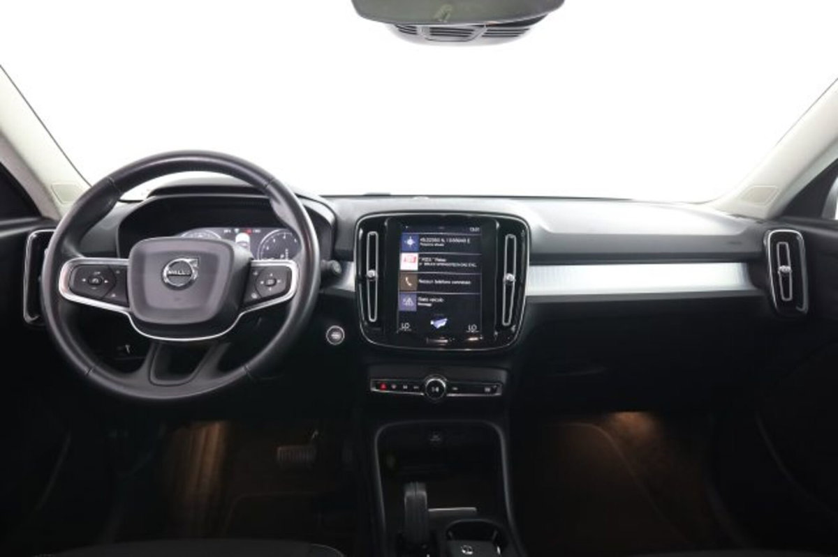 Volvo XC40 T4 AWD Geartronic Momentum (4)