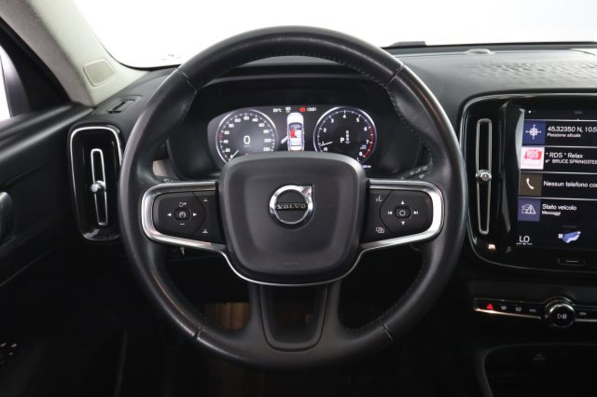 Volvo XC40 T4 AWD Geartronic Momentum (5)
