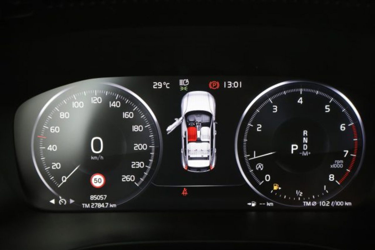Volvo XC40 T4 AWD Geartronic Momentum (7)
