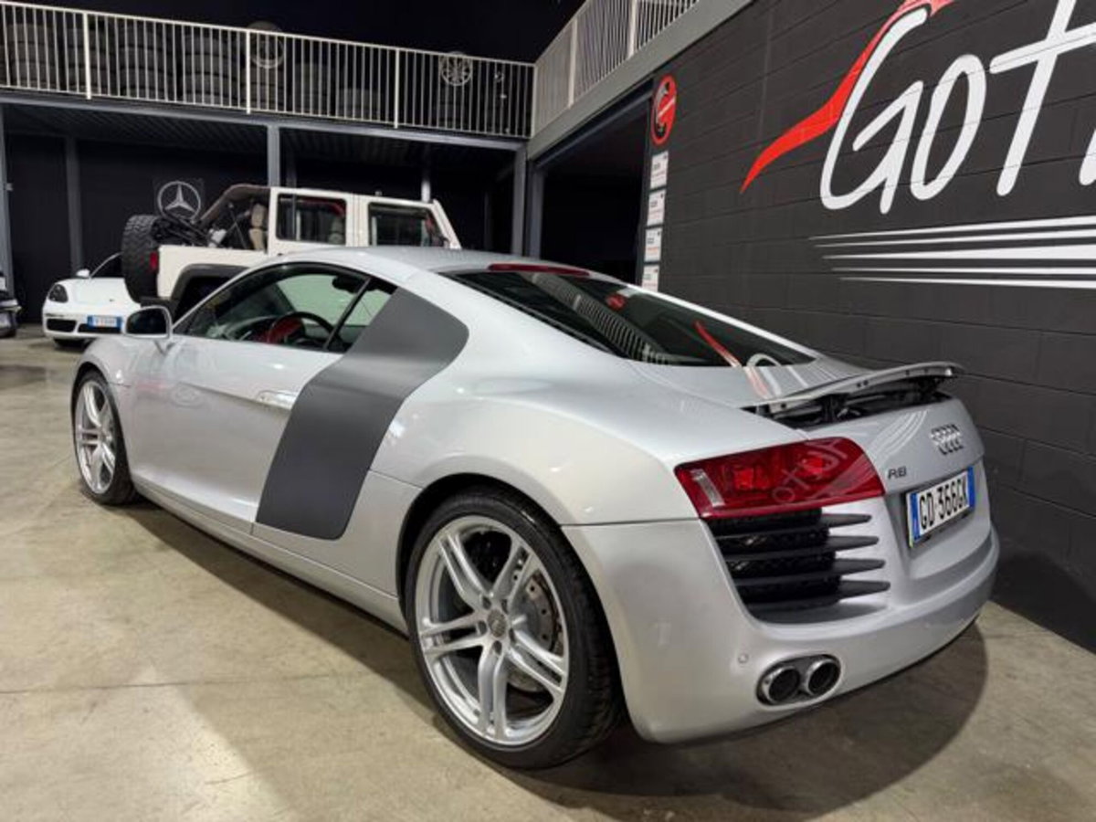Audi R8 Coupé 4.2 V8 FSI quattro R tronic (6)