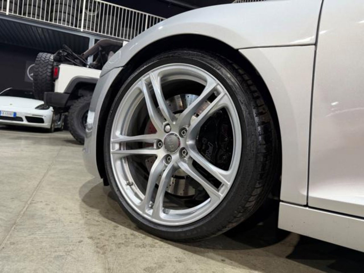 Audi R8 Coupé 4.2 V8 FSI quattro R tronic (8)