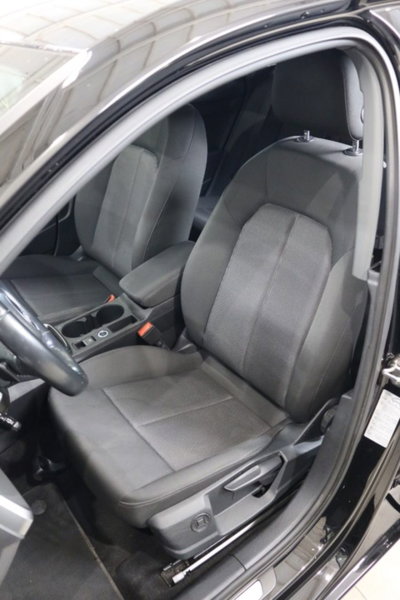 Audi A3 Sportback 30 g-tron S tronic Business Advanced (10)