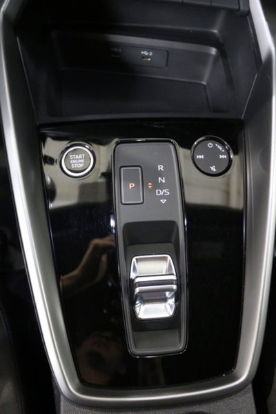 Audi A3 Sportback 30 g-tron S tronic Business Advanced (18)