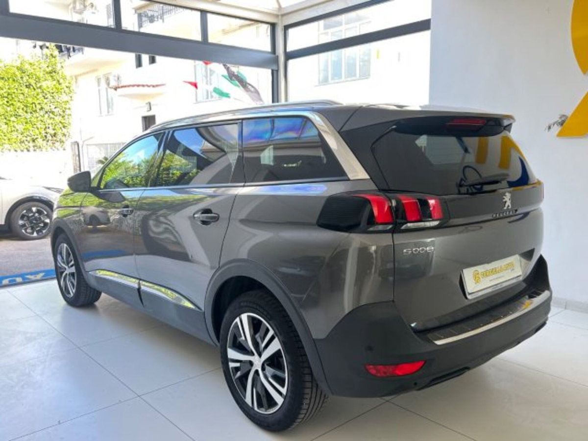 Peugeot 5008 1.5 bluehdi Allure Pack s&s 130cv eat8 (2)