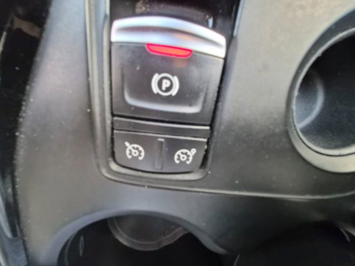 Renault Kadjar 8V 110CV Energy Intens (12)