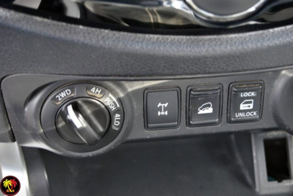 Nissan Navara 2.3 dCi 190 CV 4WD Double Cab Tekna (12)