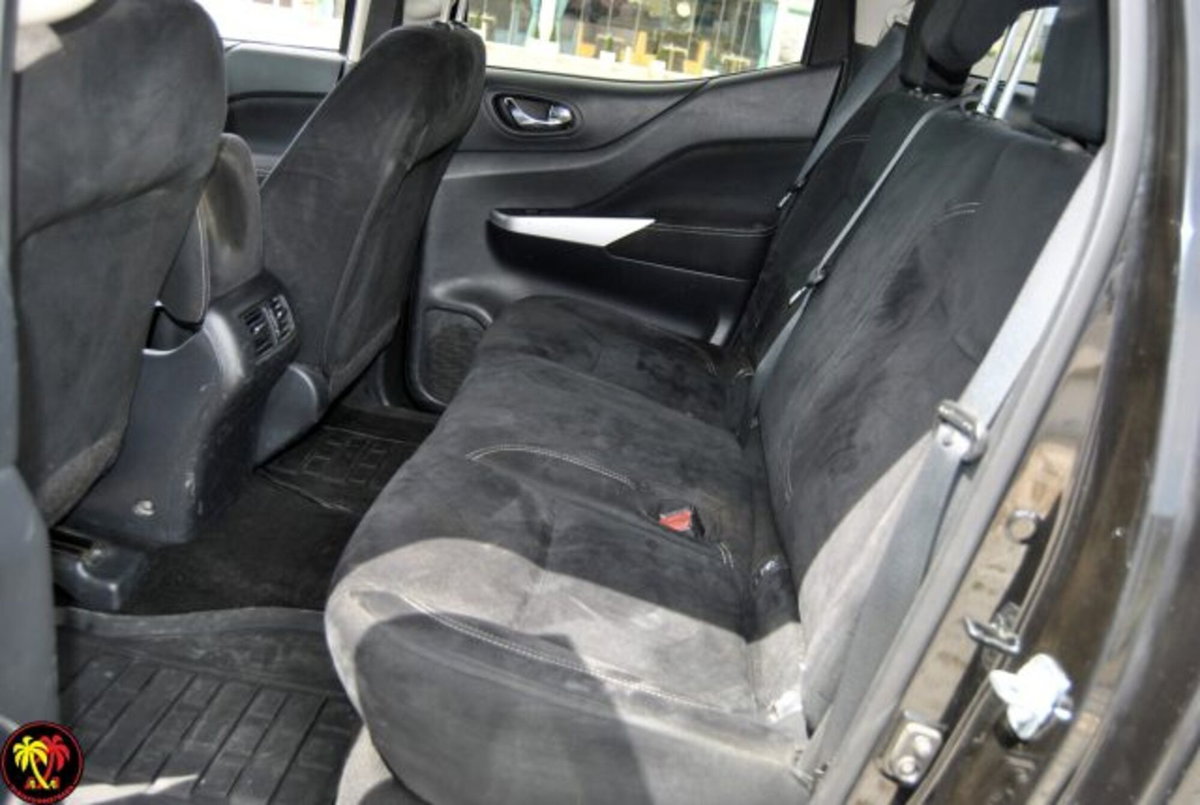 Nissan Navara 2.3 dCi 190 CV 4WD Double Cab Tekna (13)