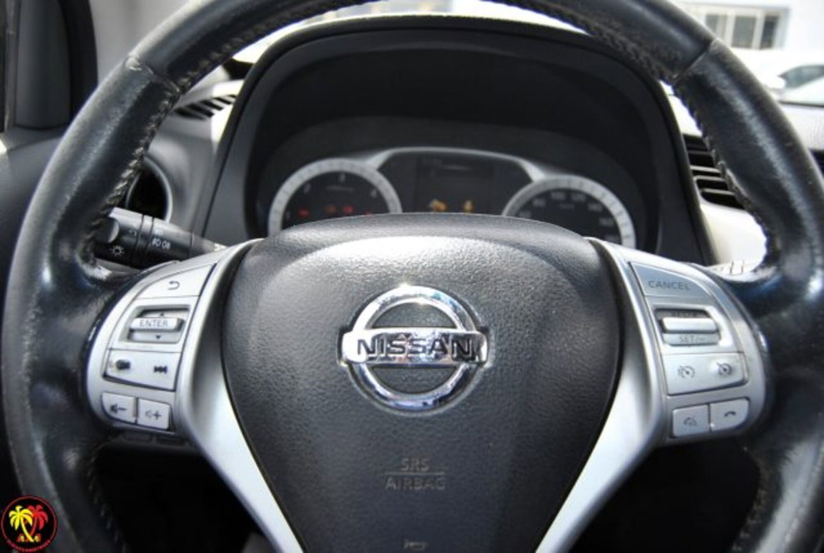 Nissan Navara 2.3 dCi 190 CV 4WD Double Cab Tekna (6)
