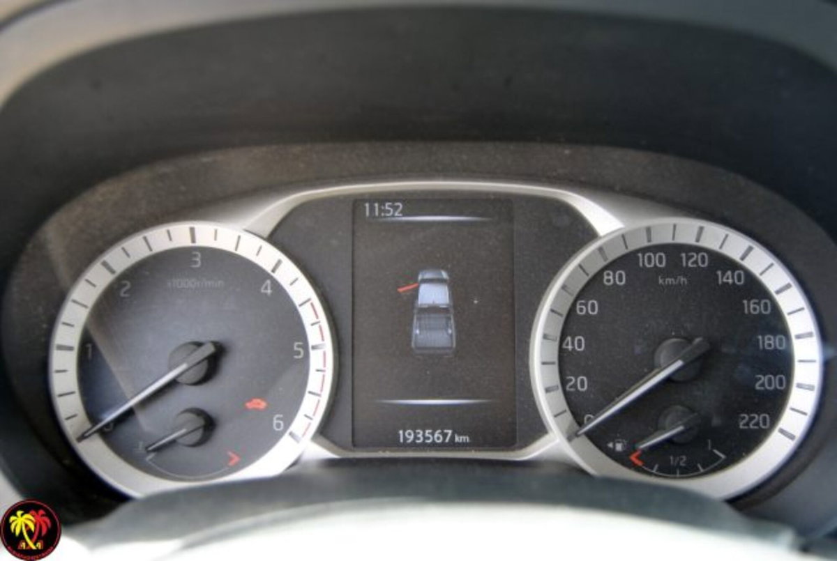 Nissan Navara 2.3 dCi 190 CV 4WD Double Cab Tekna (7)