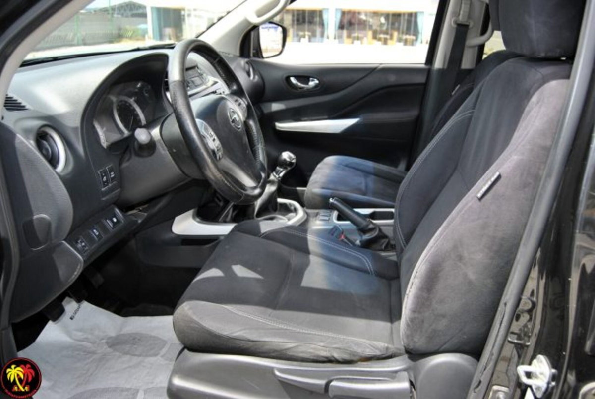 Nissan Navara 2.3 dCi 190 CV 4WD Double Cab Tekna (8)