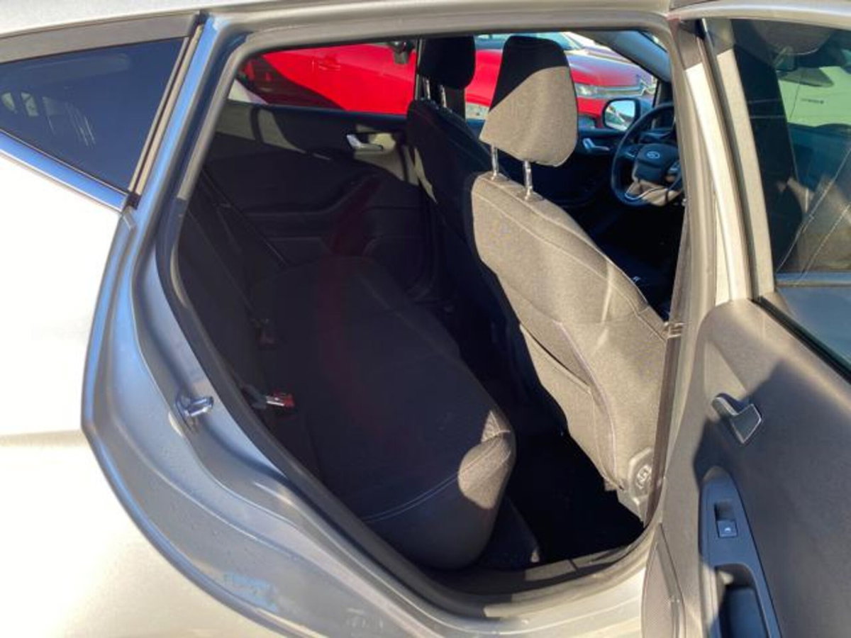 Ford Fiesta 1.1 75 CV 5 porte Titanium (8)