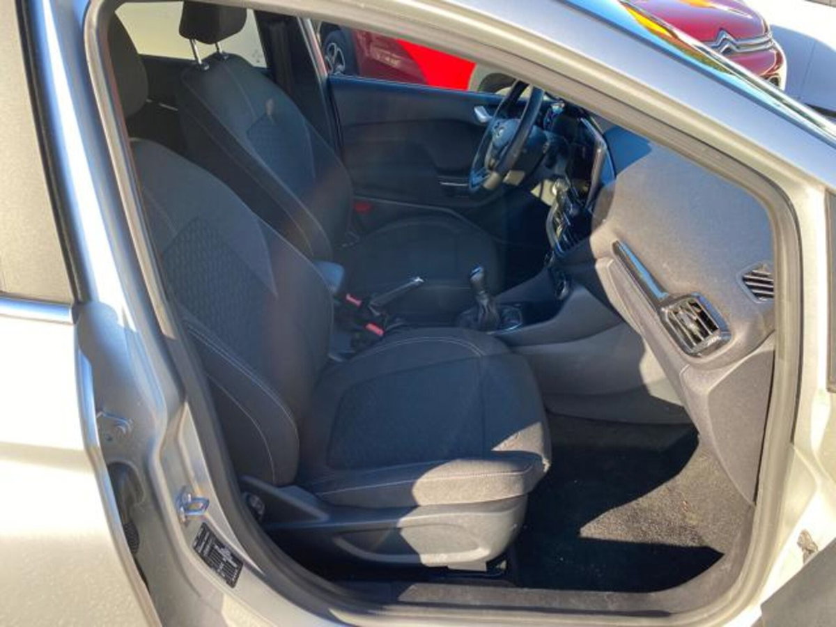 Ford Fiesta 1.1 75 CV 5 porte Titanium (9)