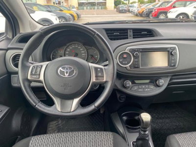 Toyota Yaris 1.D-4D 5 porte Active (10)