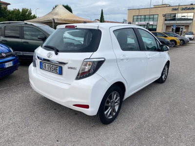 Toyota Yaris 1.D-4D 5 porte Active (3)