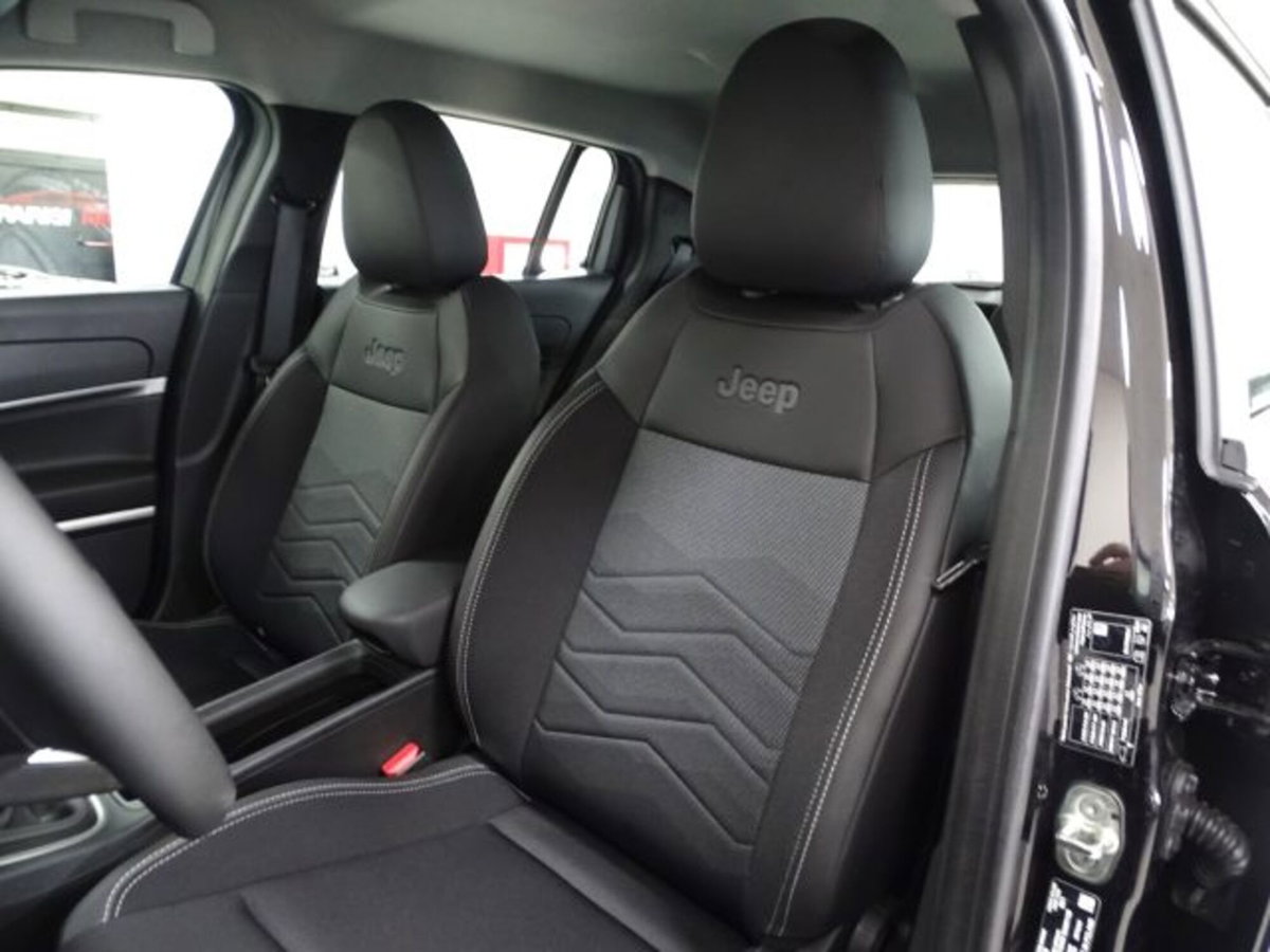 Jeep Avenger 1.2 turbo Altitude fwd 100cv (10)