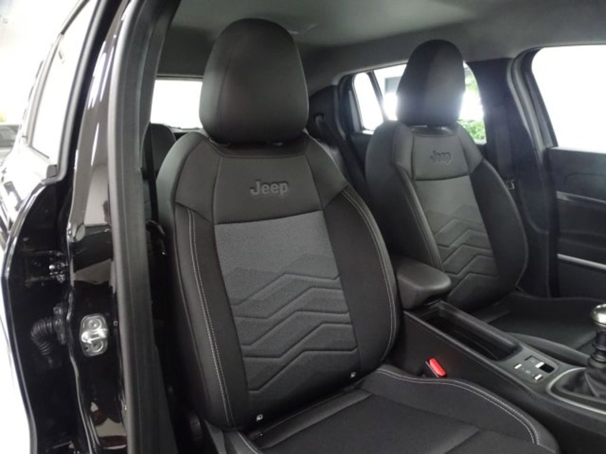 Jeep Avenger 1.2 turbo Altitude fwd 100cv (14)