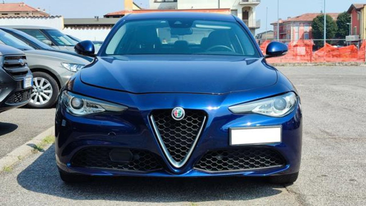 Alfa Romeo Giulia 2.2 Turbodiesel 190 CV AT8 AWD Q4 Executive (2)