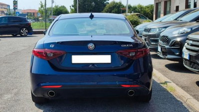 Alfa Romeo Giulia 2.2 Turbodiesel 190 CV AT8 AWD Q4 Executive (4)