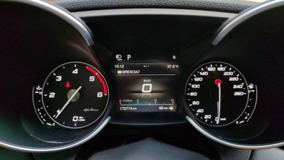 Alfa Romeo Giulia 2.2 Turbodiesel 190 CV AT8 AWD Q4 Executive (8)