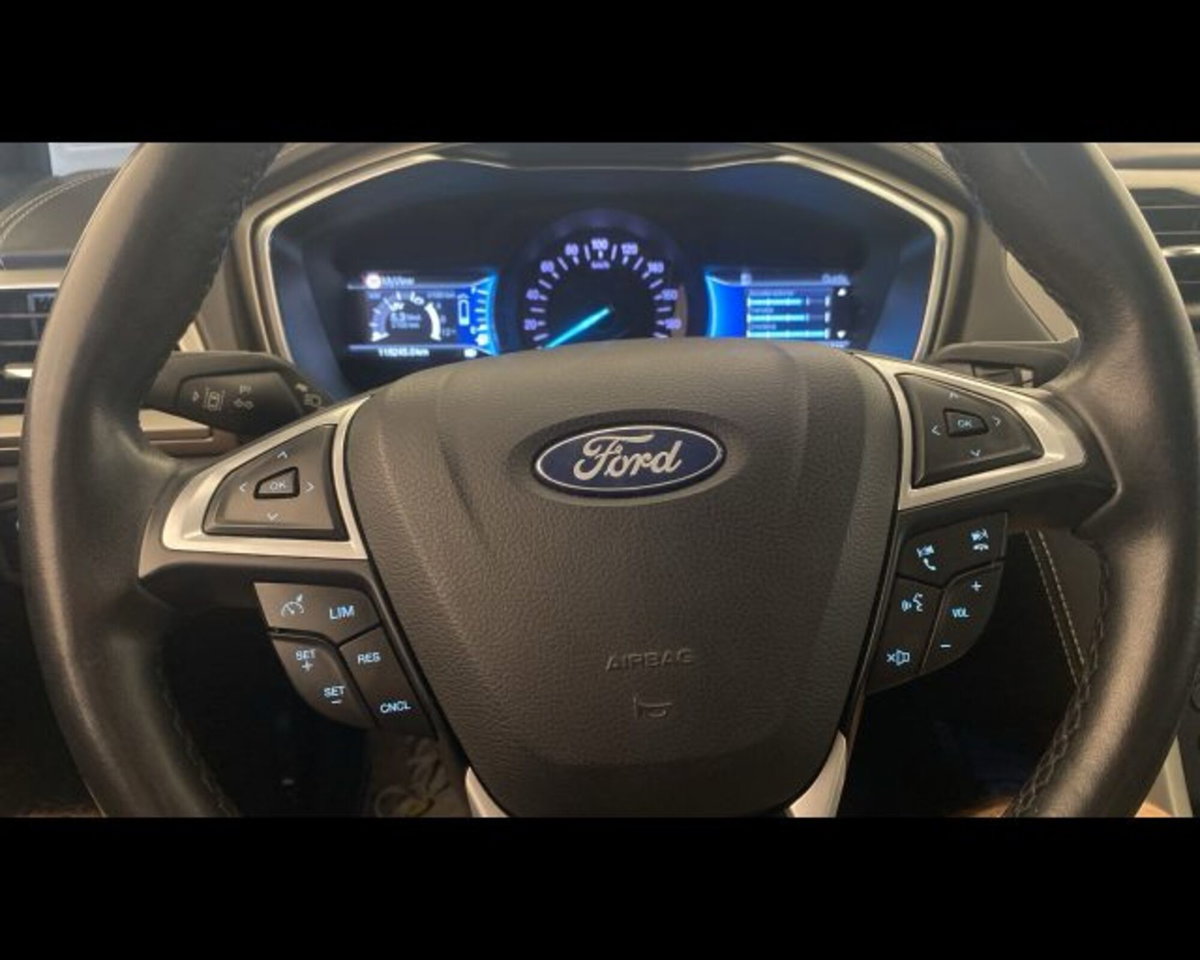 Ford Mondeo Full Hybrid 2.0 187 CV eCVT 4 porte Vignale (14)